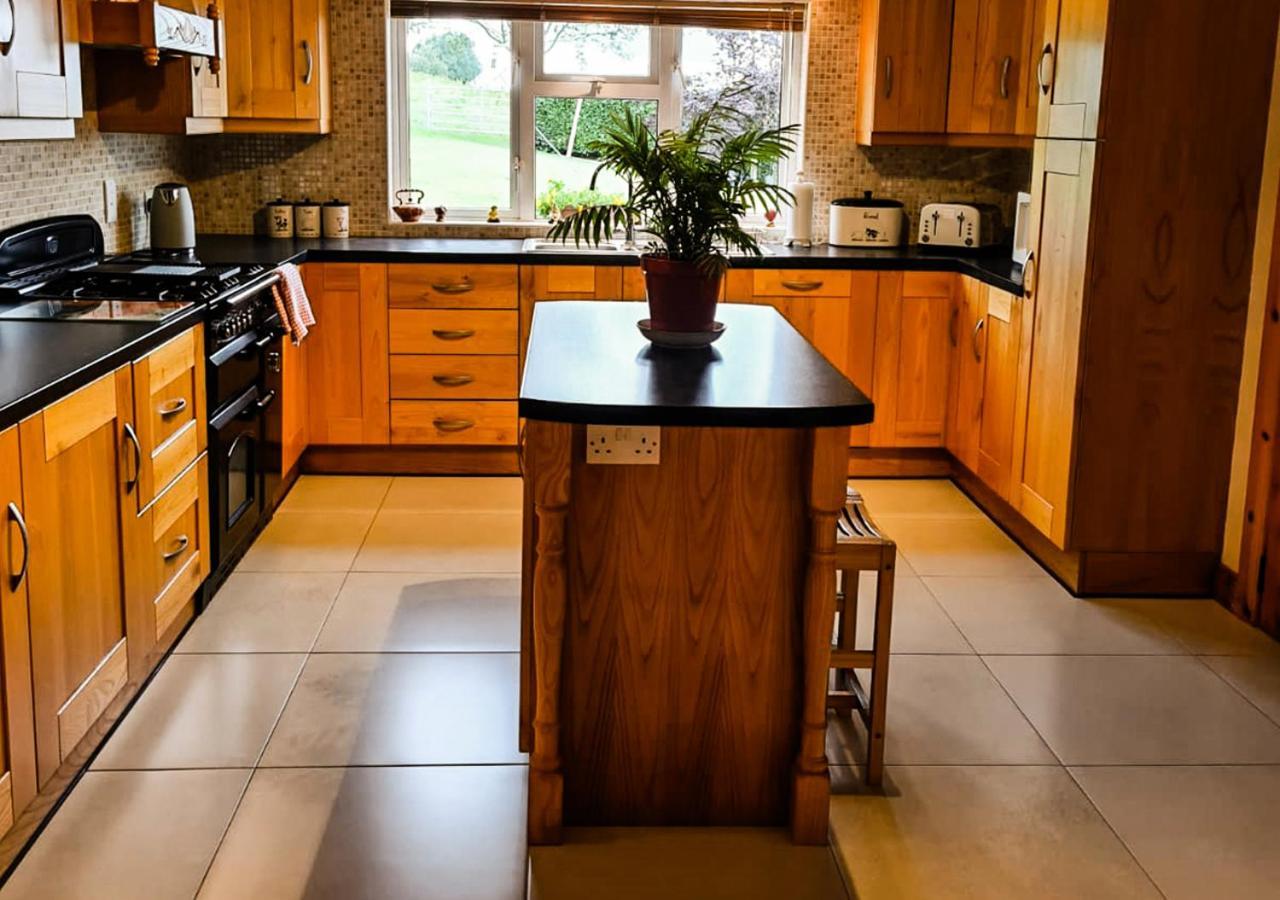 Moat Holiday Rental Lisnaskea Dış mekan fotoğraf